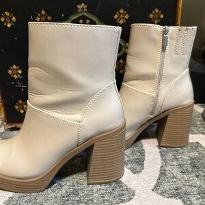 Universal Thread Cream Ankle Boots